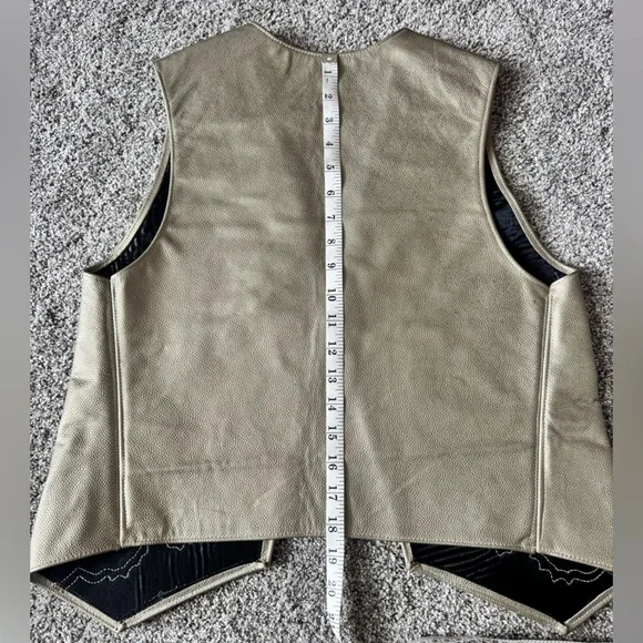 Leather Vest with Tooled Leather Design - Picture 5 of 6